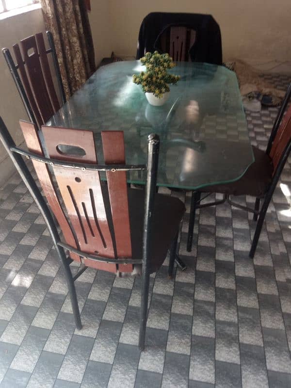 Dining table w 4 chairs for sale 0