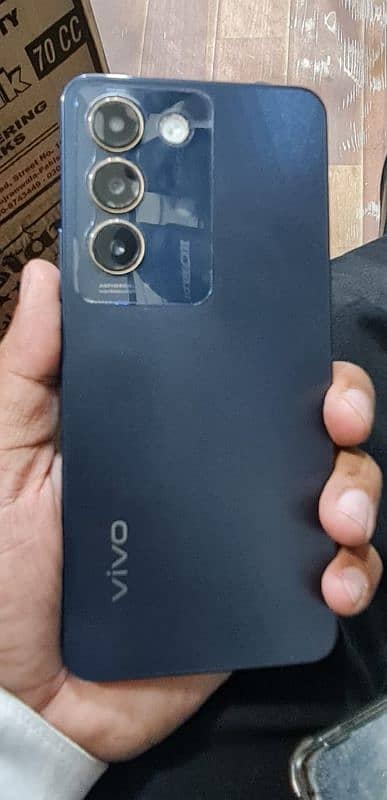 Vivo Y100 9 month warranty Lush condition 2