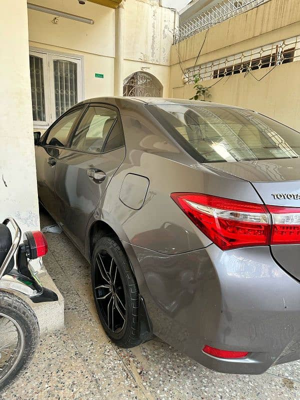 Toyota Corolla GLI 2016 model grey original color 4