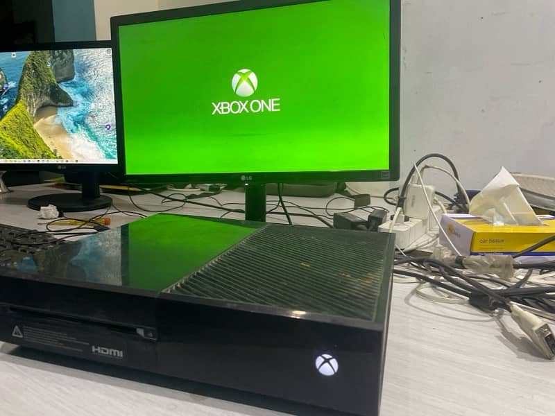 Xbox 1 Gaming console 2