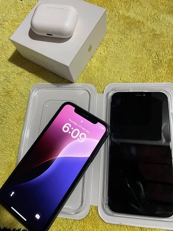 iPhone 11 || 64 GB JV 0