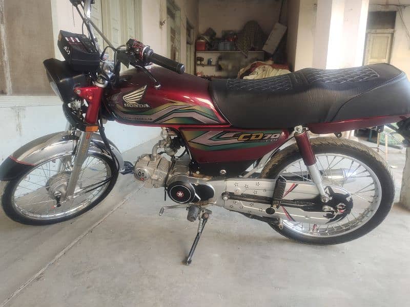 Honda CD 70 bike 2