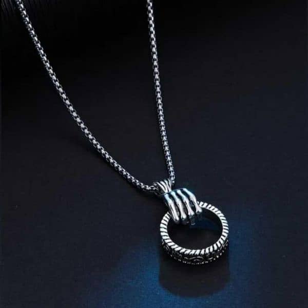 Elegant Ring Shaped Pendant 0