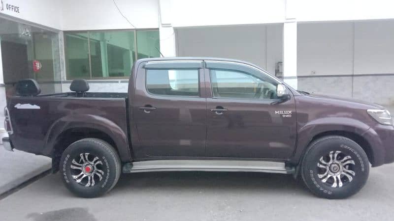 Toyota Hilux 2012 8