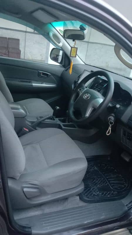 Toyota Hilux 2012 10