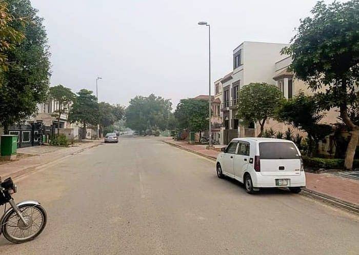 6 Marla plot Overseas B Block 60 Feet | Main Road Charges Paid | Possession Charges Paid | Utility Charges Paid | All Dues Clear | Dimension : 30"""45 | Area : 1350SQRFT. 3