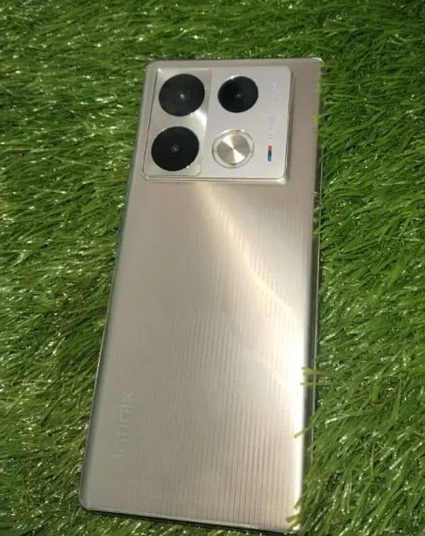 Infinix Note 40 Pro (BMW version) 0