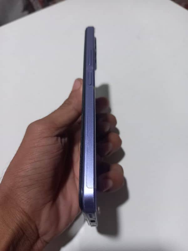 vivo y17s  4+4  128g 1