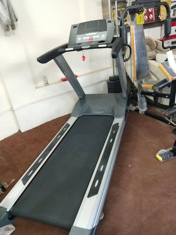 commercial treadmill 1