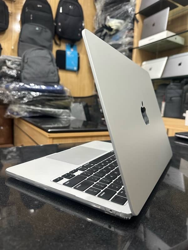 MACBOOK AIR 2022 FOR SALE 1