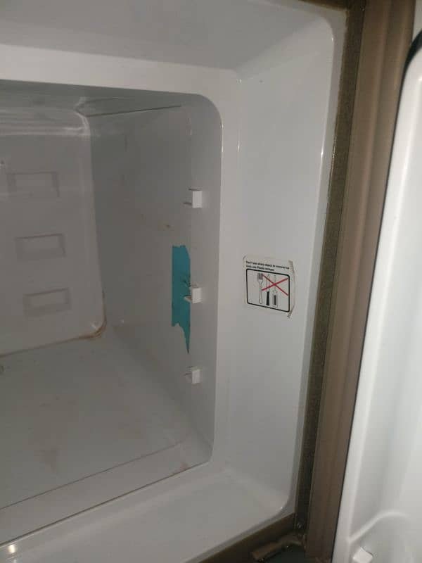 Dawlance Refrigerator 9144 condition 10by10 1