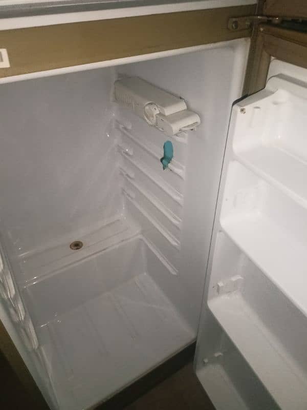 Dawlance Refrigerator 9144 condition 10by10 2