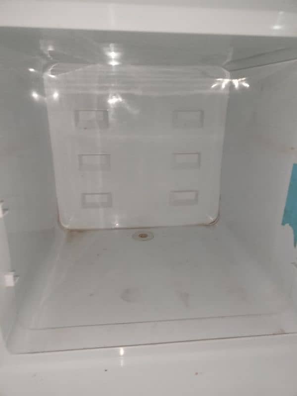 Dawlance Refrigerator 9144 condition 10by10 4