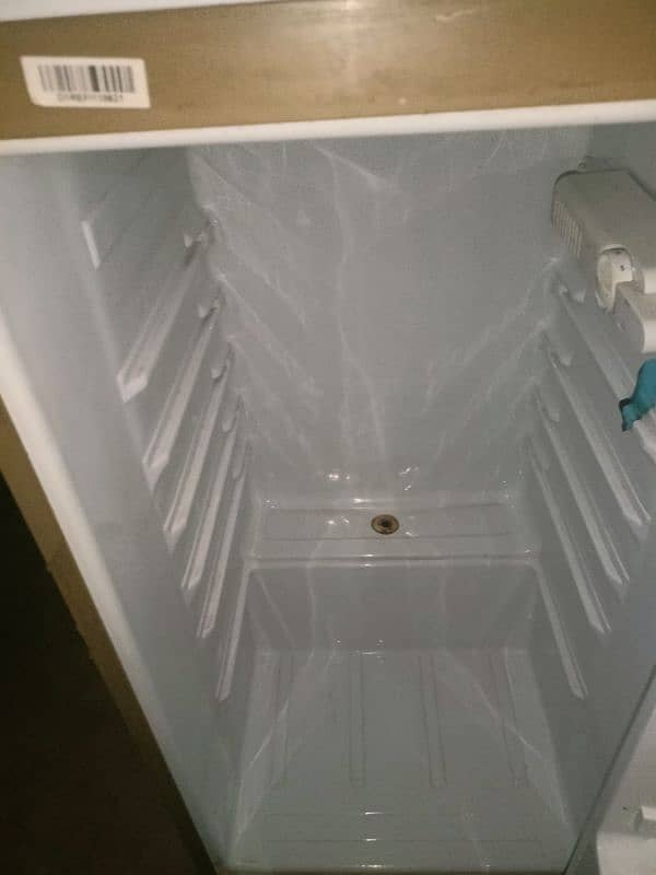 Dawlance Refrigerator 9144 condition 10by10 6