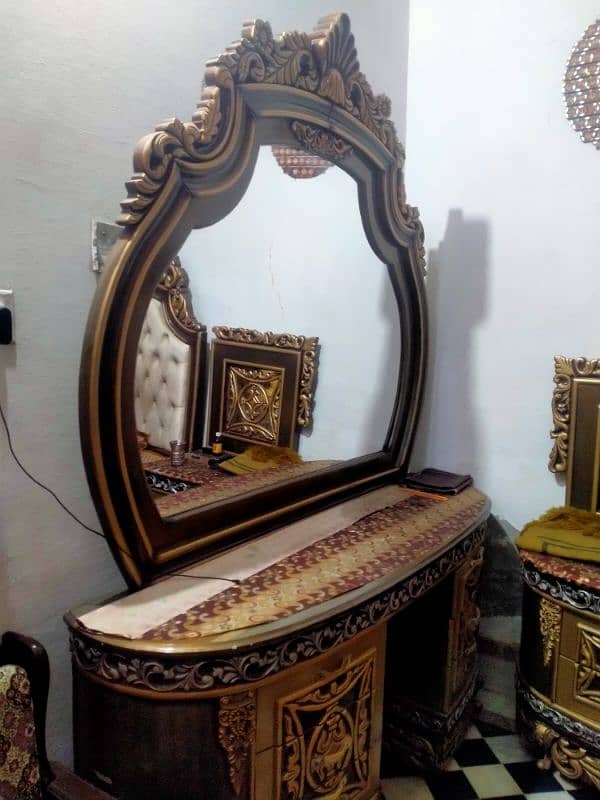 Dressing Table 10/10 condition 3