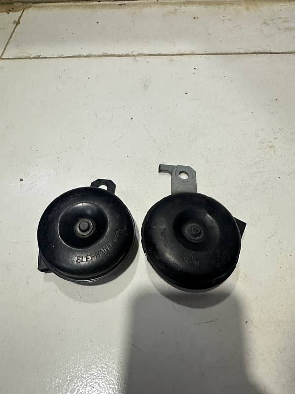 Toyota original (DENSO) horns just like new 0