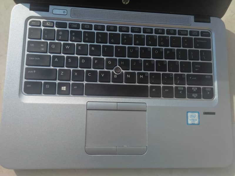 HP elitebook i5 6gen 8/256 gb with charger 0