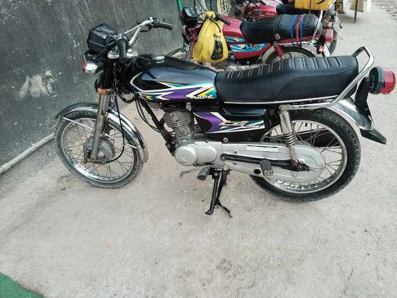 Honda 125 . ph:-03136837334 2