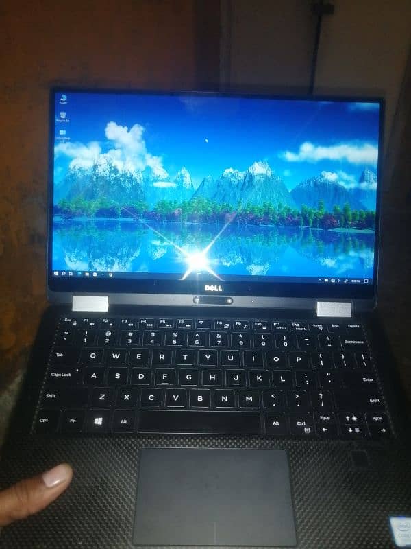 Dell xps 13 9365 i7 7th gen 16 / 256 ssd 11