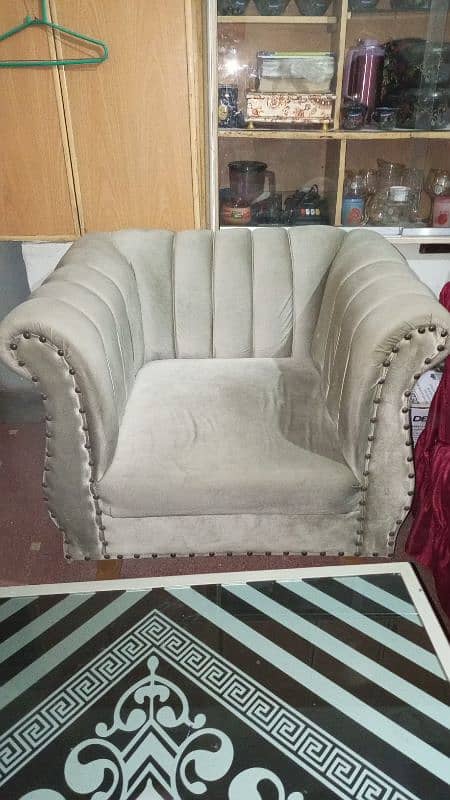 5 sets sofa set like new and frish condition 0