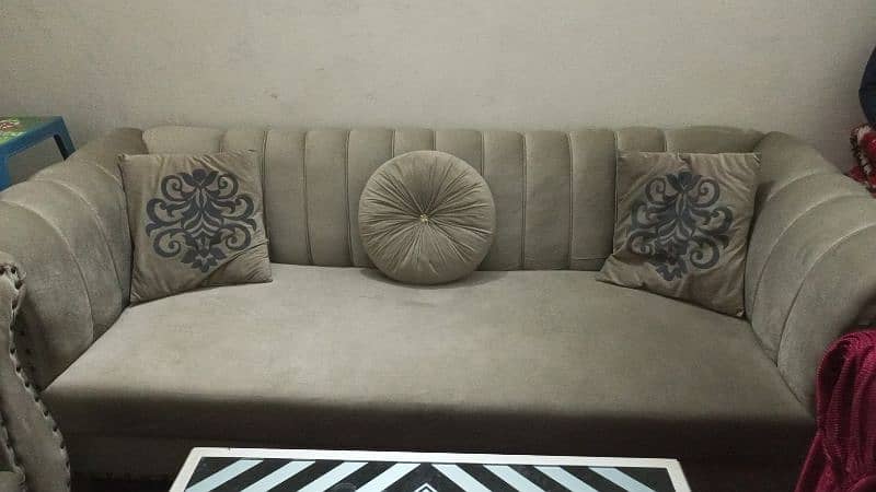 5 sets sofa set like new and frish condition 1