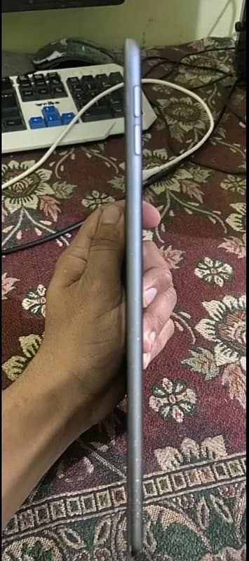 ipad mini 5 with box 2