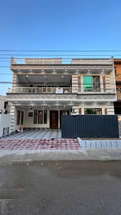 10 Marla Brand New House For Sale