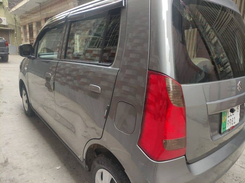 Suzuki Wagon R 2015 3