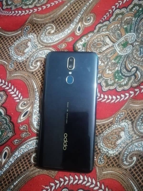 oppo F11 3