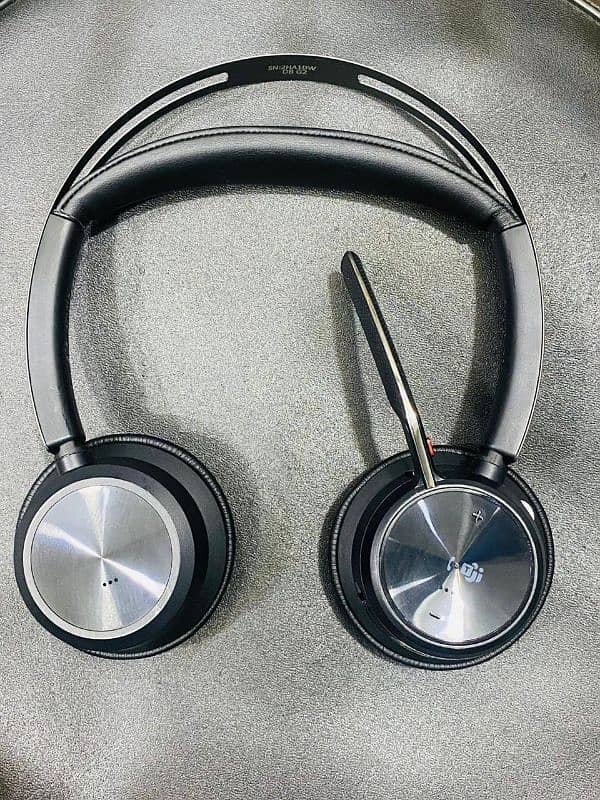 plantronic focus 2 Bluetooth headphone 1