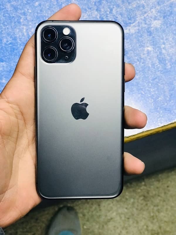 Iphone 11 pro 64 GB Price : 65000 contact on whatsapp 03040917039 3