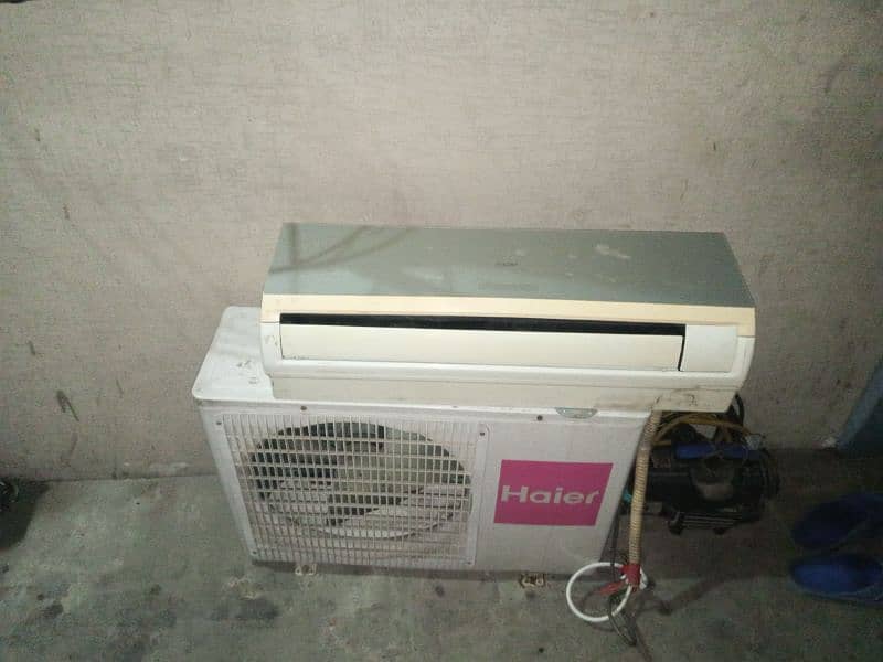 haier split AC 1 ton lcd model 1