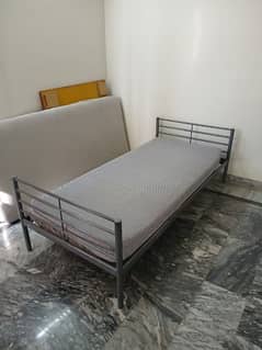 2 beds free mattress