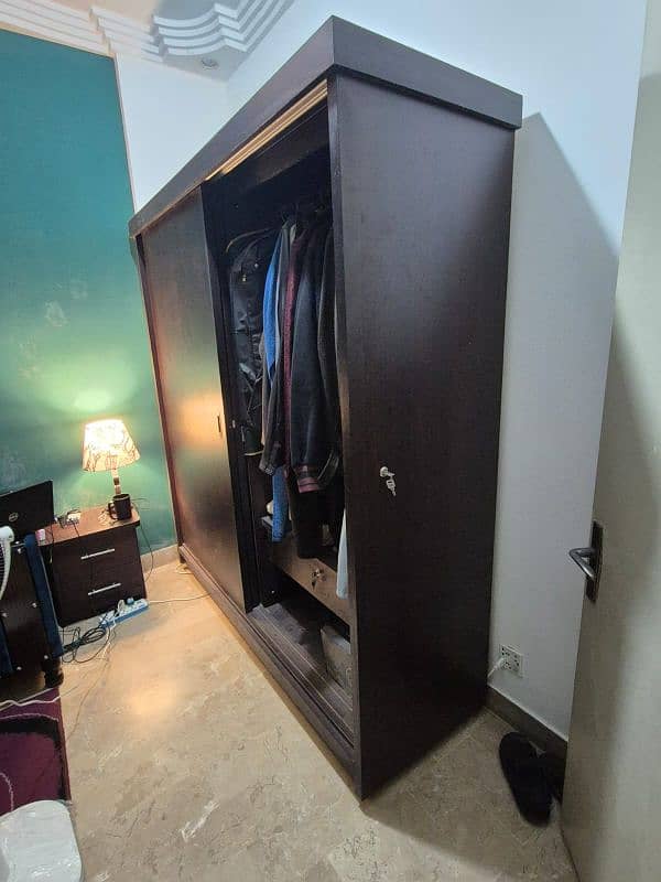 Spacious Double Sliding Door Wardrobe (6 feet) 2