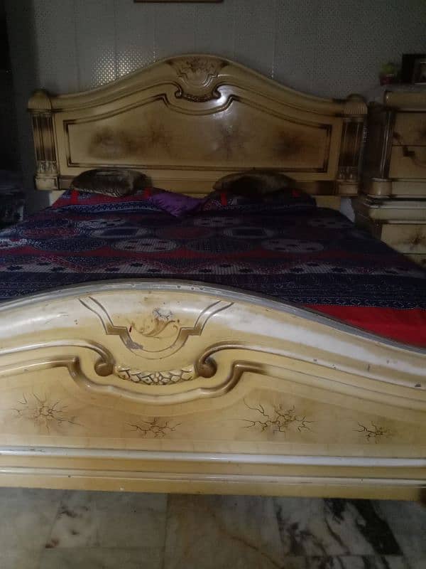 bed set good condition 1