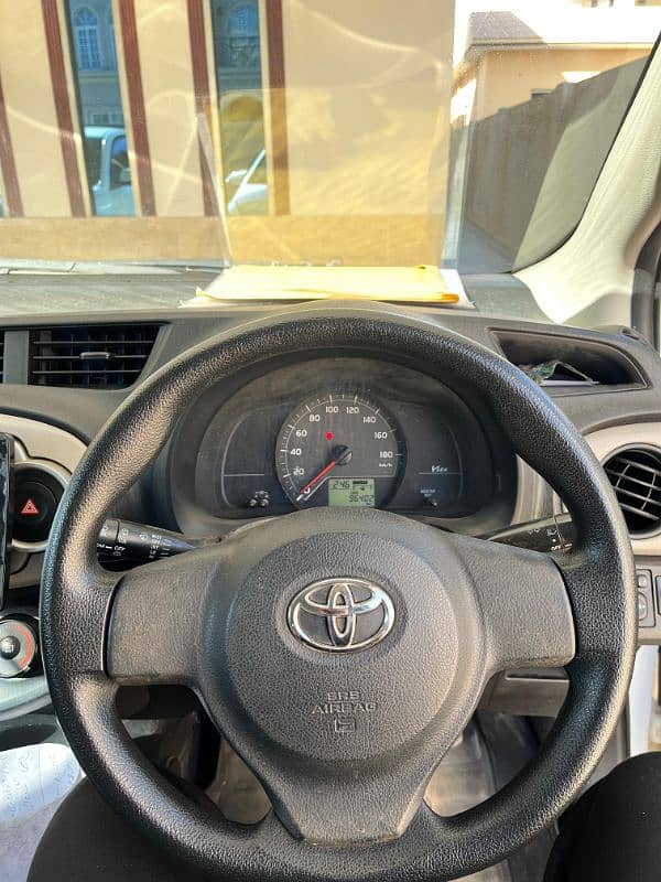 Toyota Vitz 2011 8