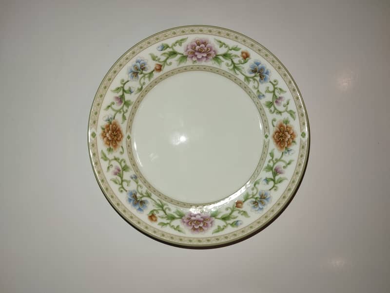 Wedgewood dinner set Brocade design 2