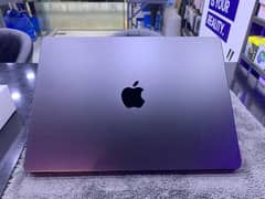 Macbook M3 Pro 10/10 18GB 512GB 43 Cycle Count 100% Health With