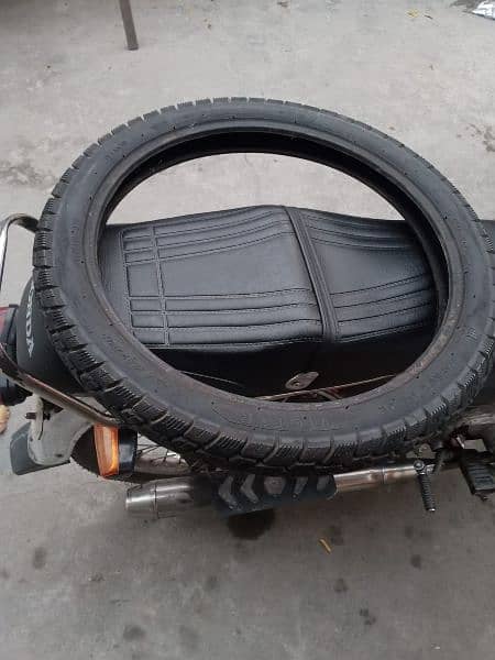 Janion Shock & Rear Tyre 2