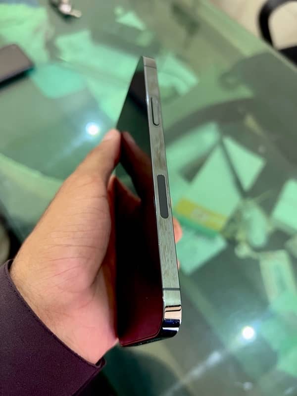 iphone 12 pro 256GB pta Approved 4