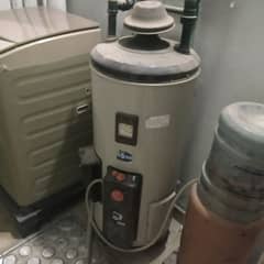 15 gallon eletrice and gas geyser for sale