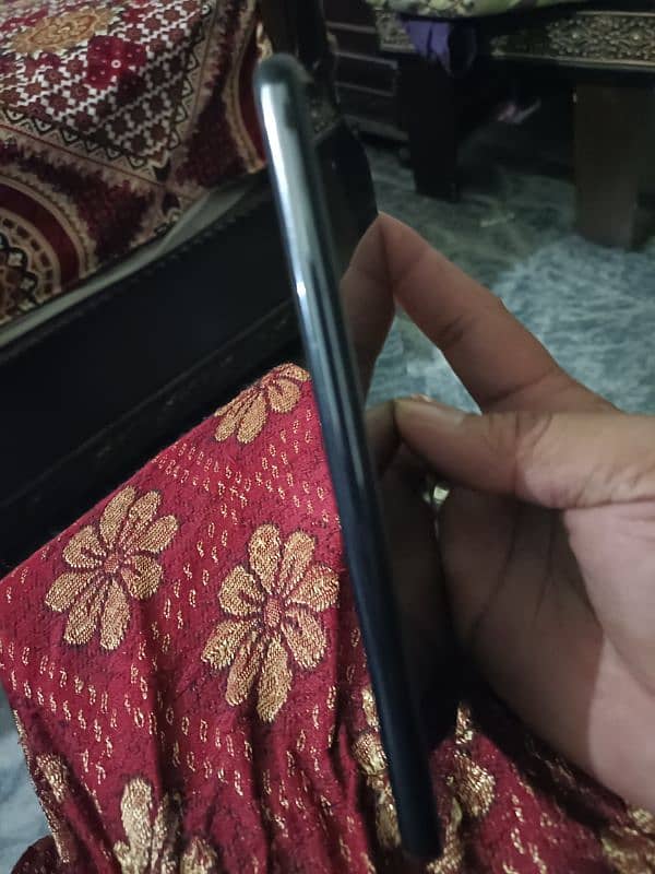 Good mobile one hand use 5000 battry 8 128 zbardast camera 03214041287 2