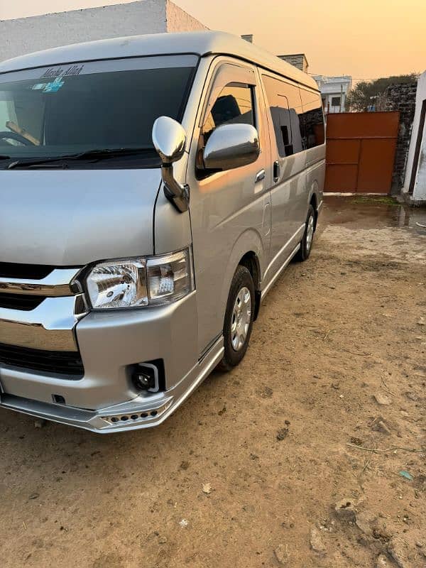 Toyota hiace THR 214 4