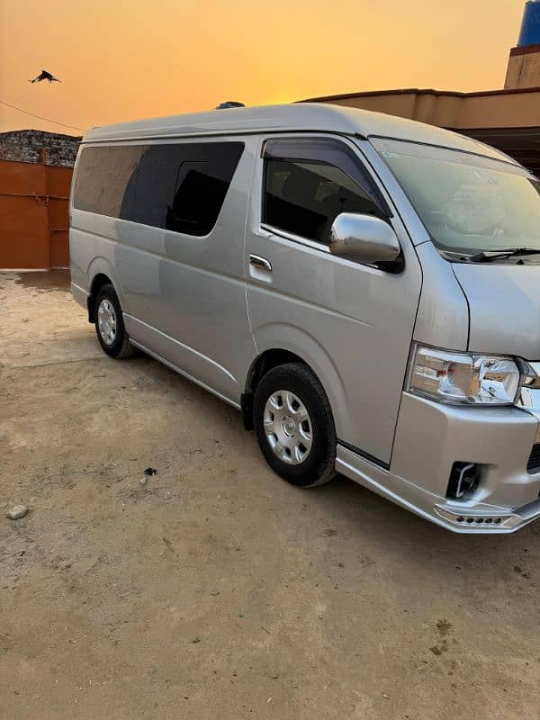 Toyota hiace THR 214 5