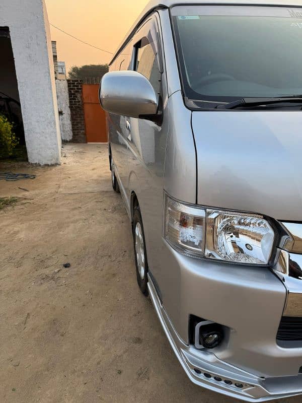 Toyota hiace THR 214 6