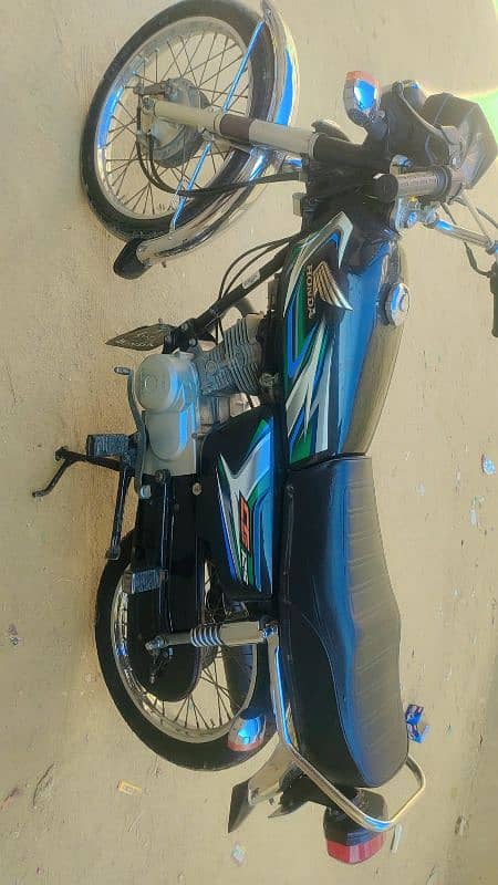 CG Honda 125 2023 k 6 month ki h poori original candishn pa h 5