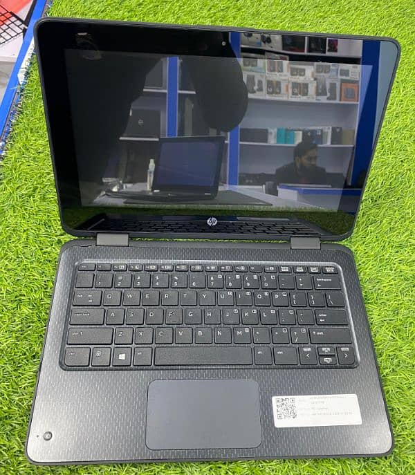 HP ELITEBOOK ( 11e G2) m3 7th generation( 360 touch Screen)(8/128gb) 9