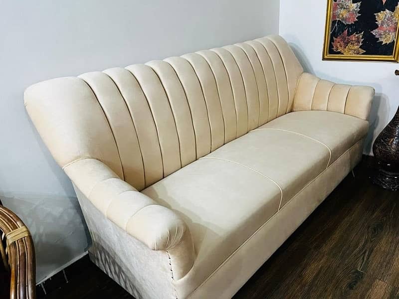 5 seater sofa almost new 0