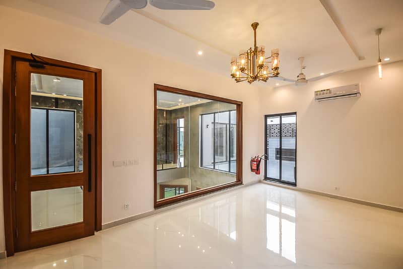 01 Kanal Magnificent Ultra Modern Bungalow For Sale 25