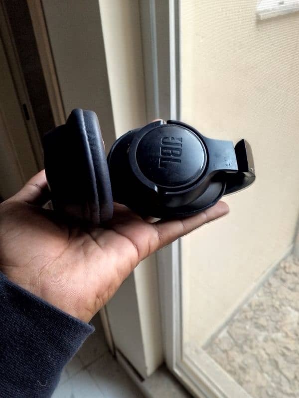 JBL Bluetooth Headphones 0